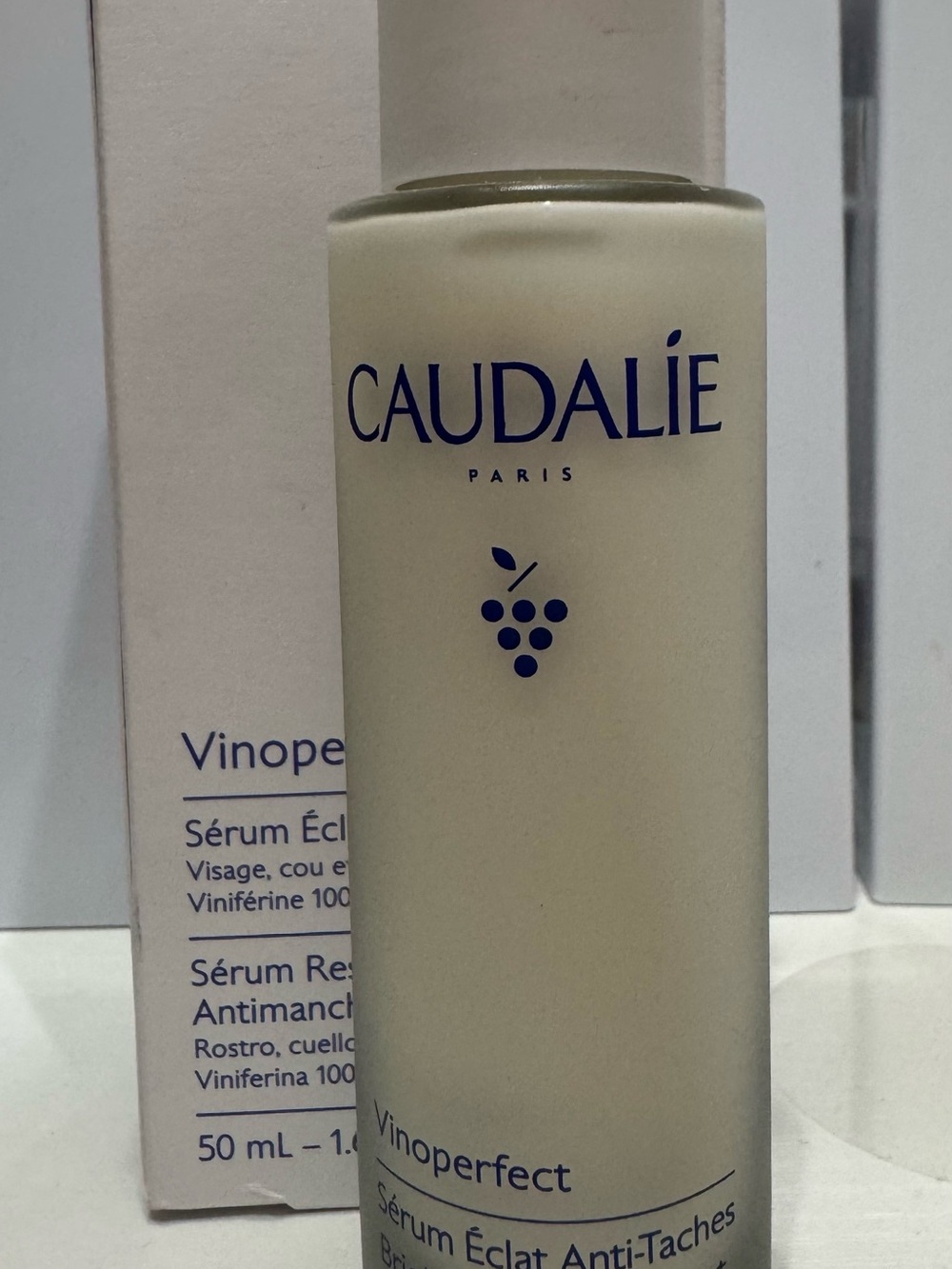 Caudalie Vinoperfect Serum - Cream and Blue 
50ml